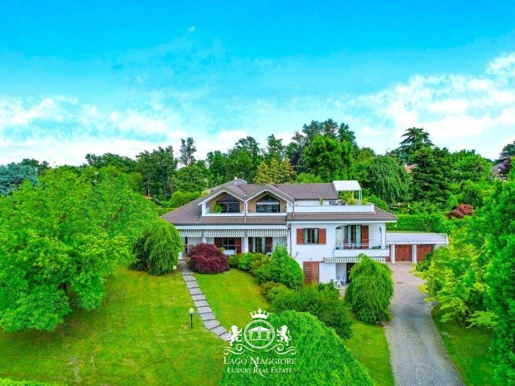 Maison de luxe à vendre à Castronno, 930 000 €, Photo 1