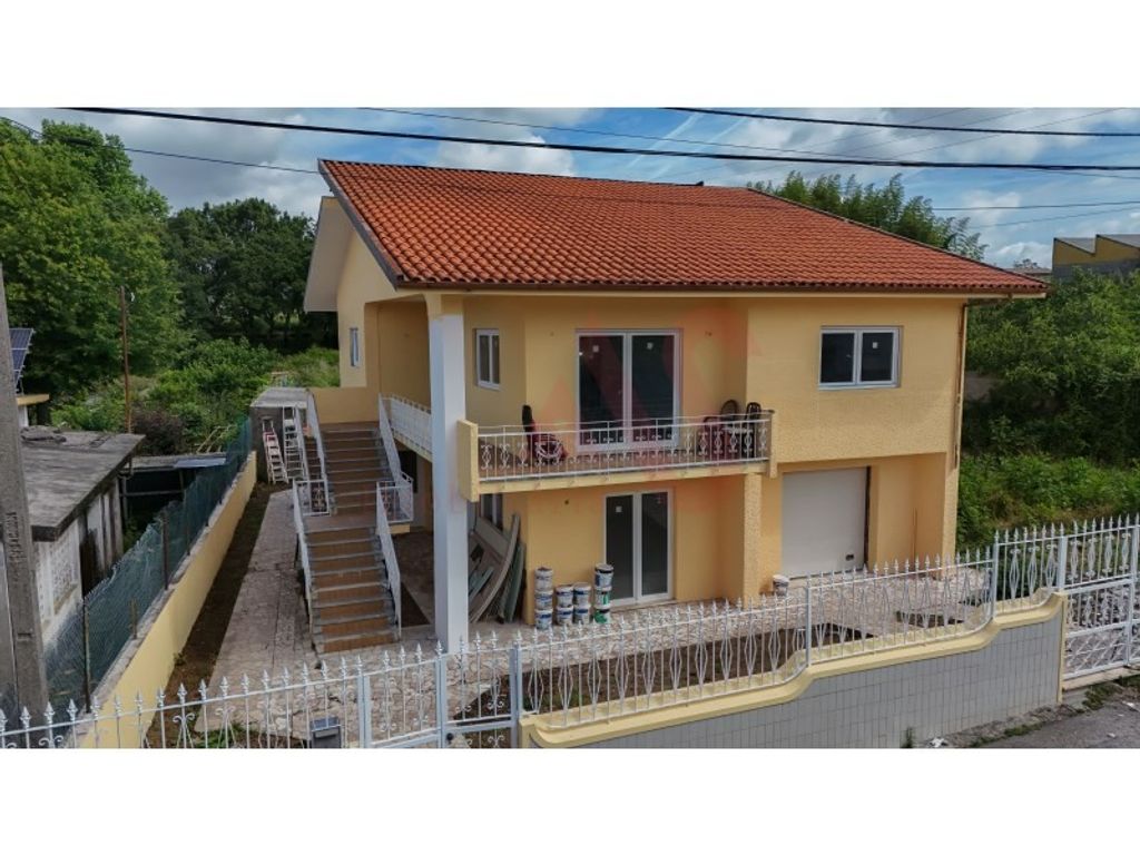 Maison de luxe à vendre à Santa Maria Da Feira, 495 000 €, Photo 1