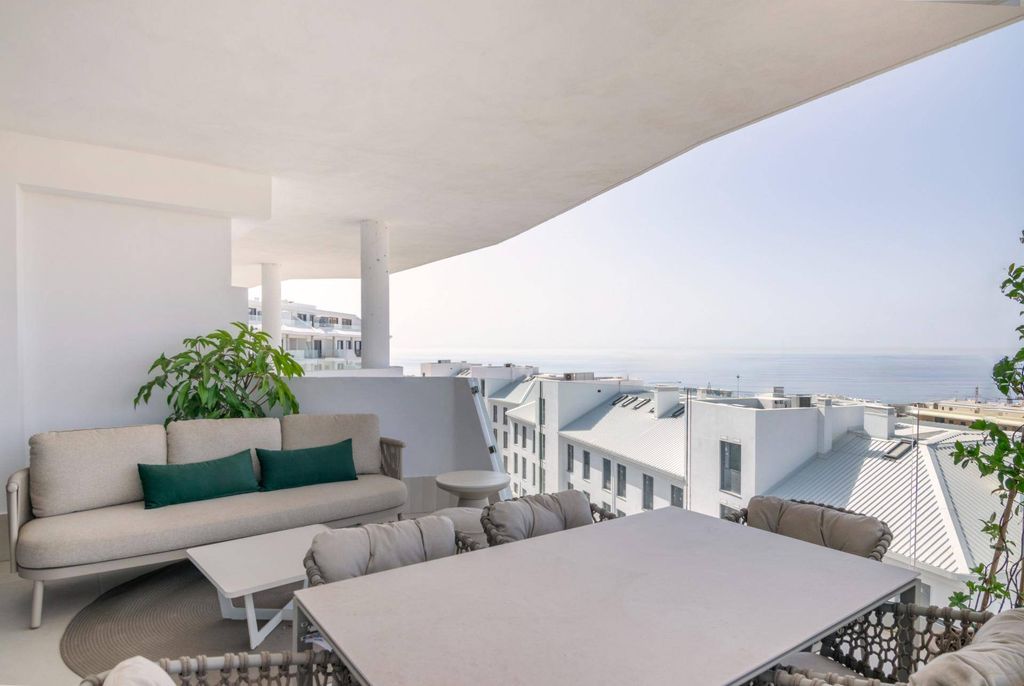 Luxury Apartment for sale in Fuengirola, 483 000 €, Photo 3