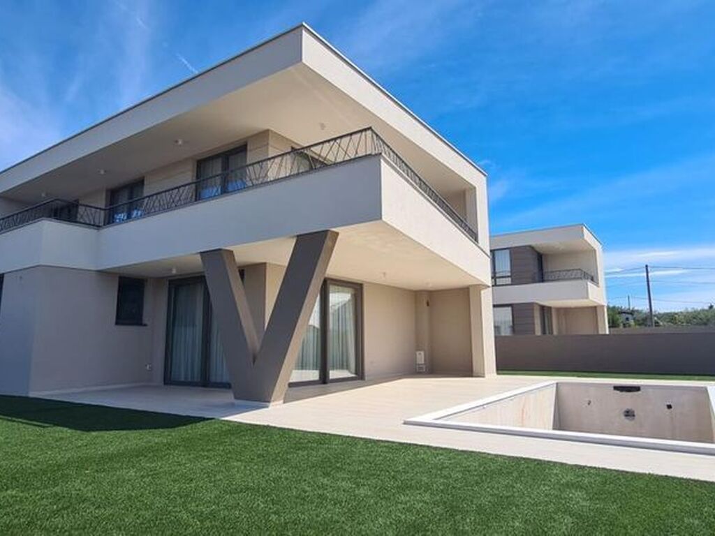 Maison de luxe à vendre à Brzac, 870 000 €, Photo 1