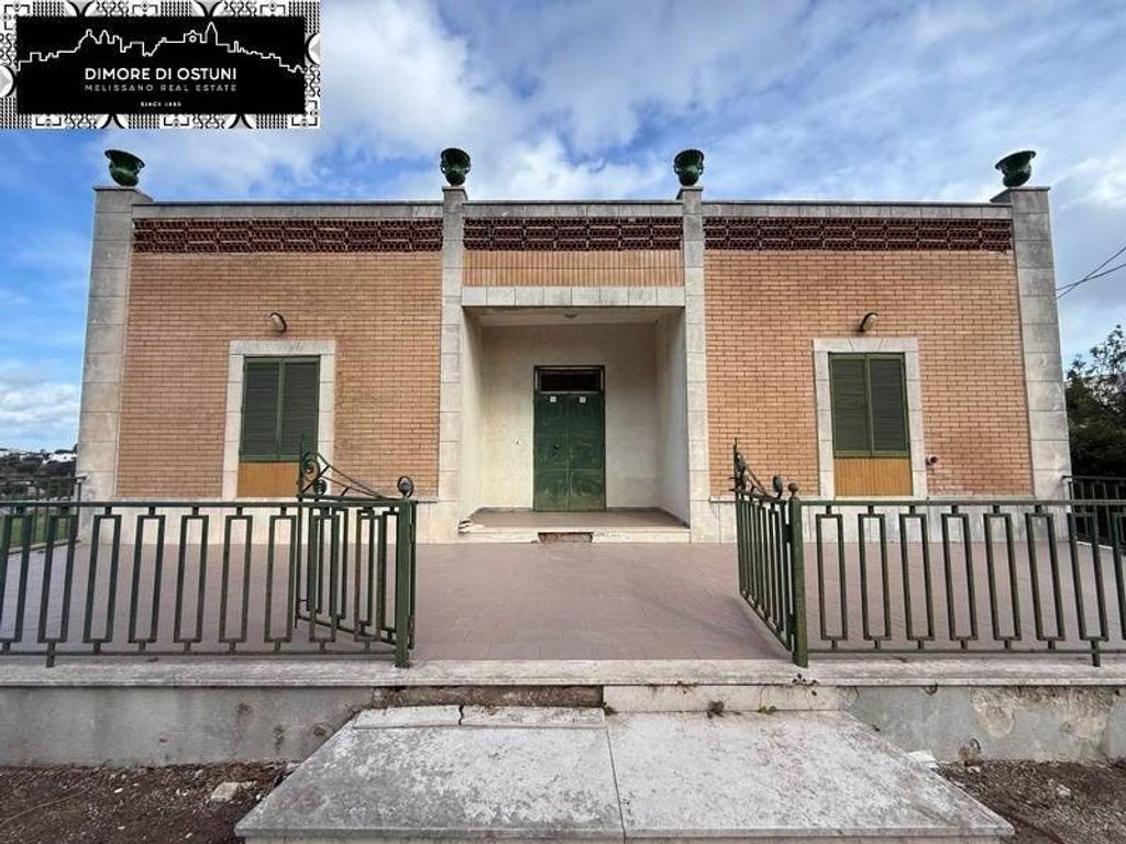 Luxury House for sale in Ostuni, 550 000 €, Photo 1