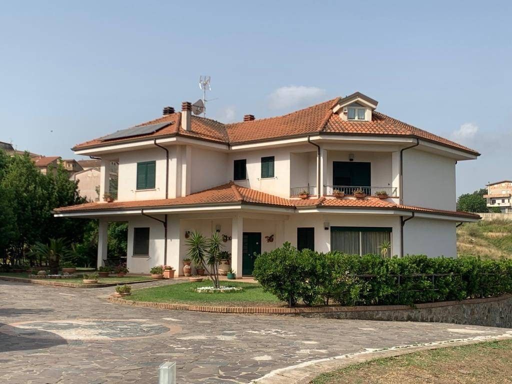 Luxury House for sale in Squillace, 690 000 €, Photo 1