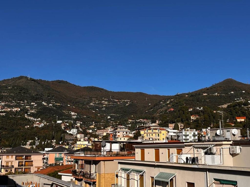 Appartement de luxe à vendre à Alassio, 1 070 000 €, Photo 1