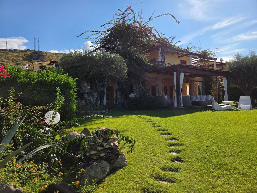 Luxury House for sale in Diamante, 830 000 €, Photo 1