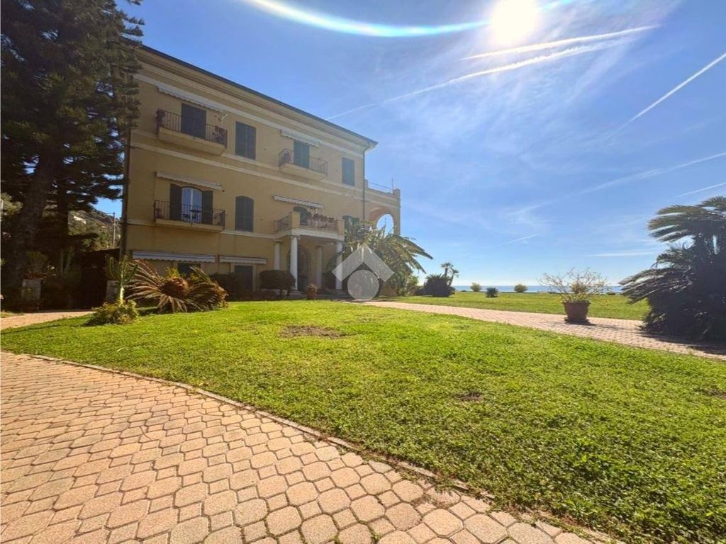 Appartement de luxe à vendre à Ventimiglia, 499 000 €, Photo 1