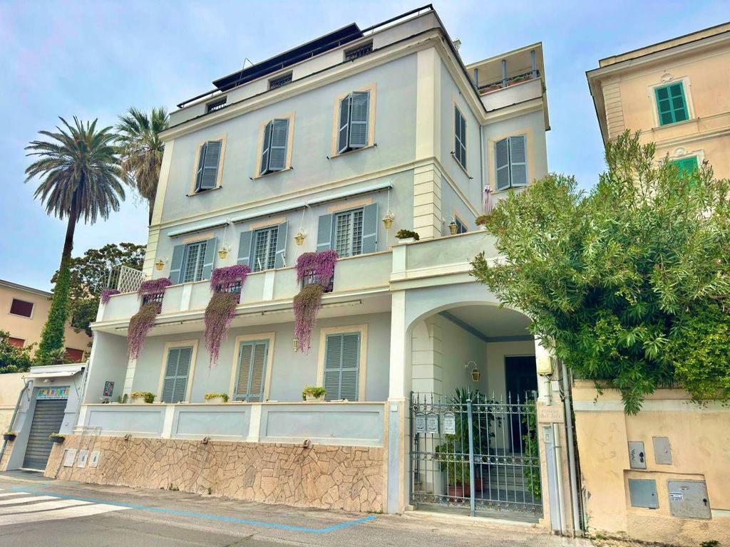 Luxury Apartment for sale in Anzio, 650 000 €, Photo 1