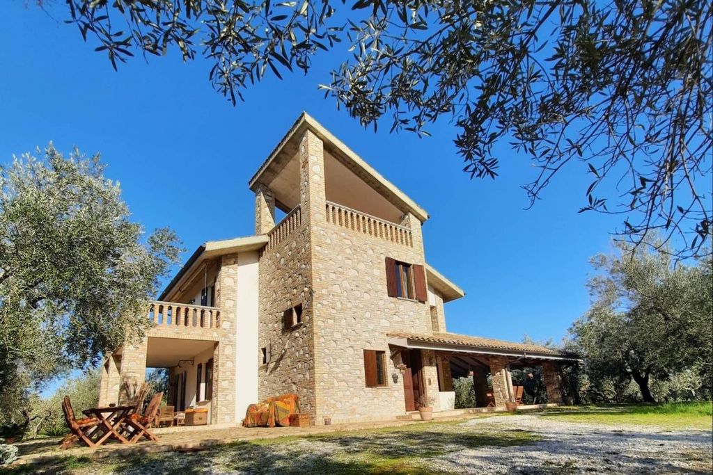 Maison de luxe à vendre à Pianella, 880 000 €, Photo 2