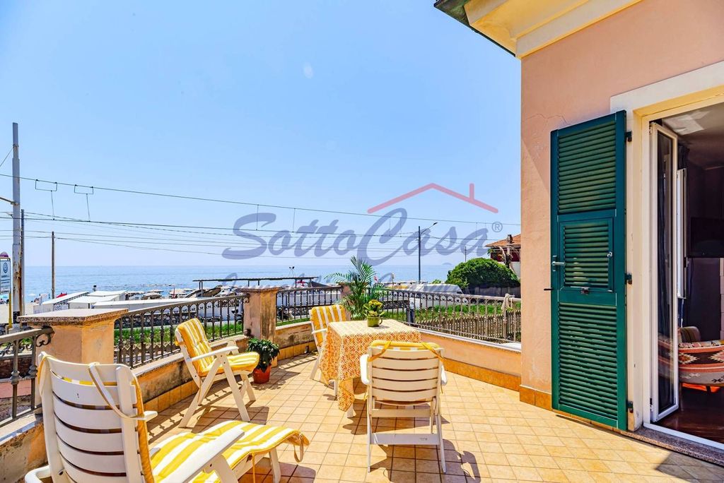 Luxury House for sale in Borgio, 1 300 000 €, Photo 1