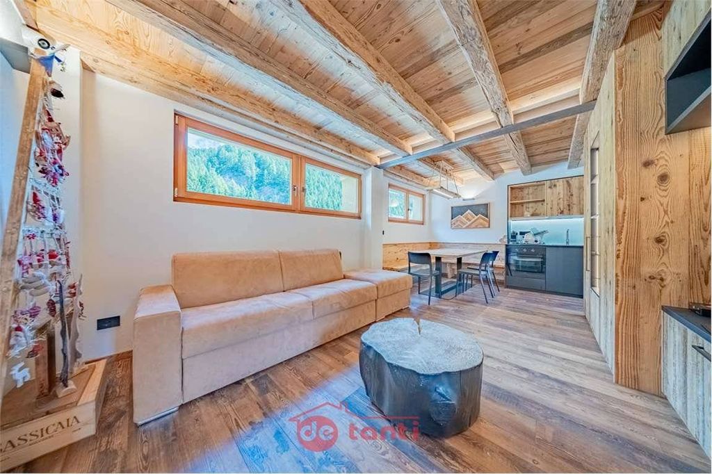 Luxury Apartment for sale in Madesimo, 685 000 €, Photo 1