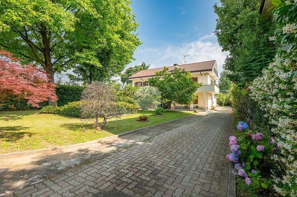 Luxury House for sale in Grugliasco, 1 350 000 €, Photo 1