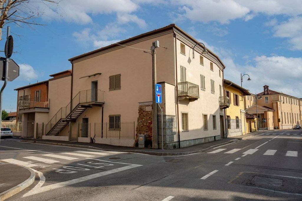 Luxury Apartment for sale in Grugliasco, 485 000 €, Photo 1