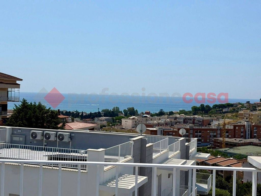 Luxury House for sale in Gaeta, 635 000 €, Photo 1