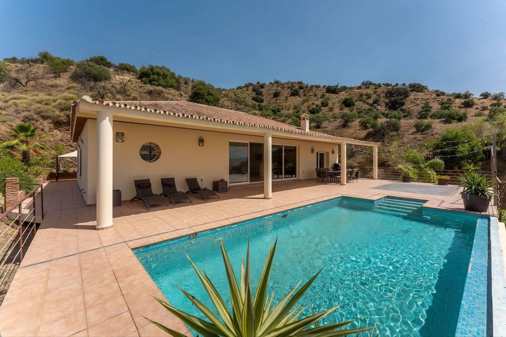 Luxury House for sale in Cártama, 549 000 €, Photo 3
