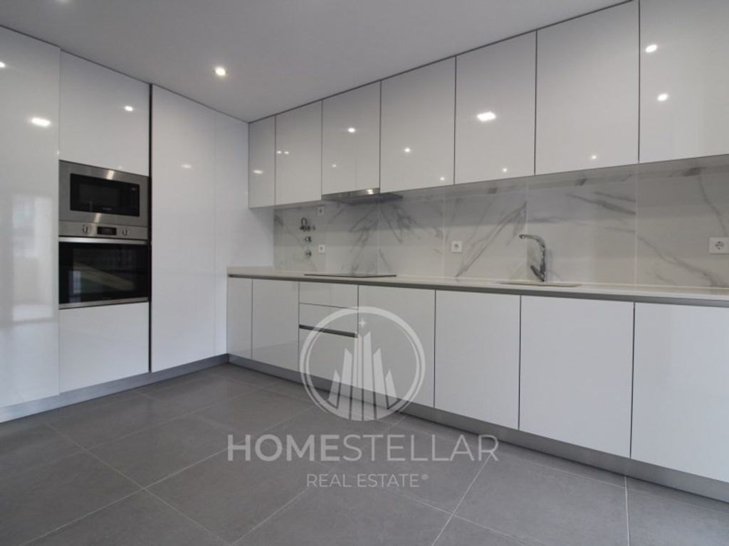 Luxury Apartment for sale in Seixal, 585 000 €, Photo 2