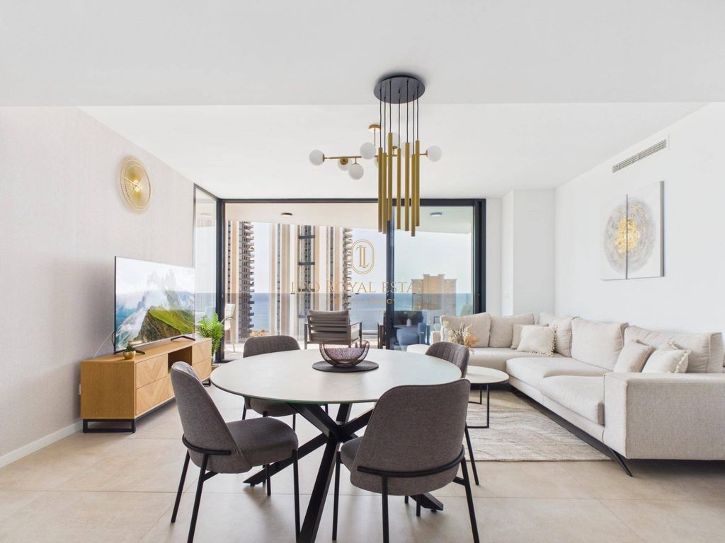 Luxury Apartment for sale in Benidorm, 629 000 €, Photo 2