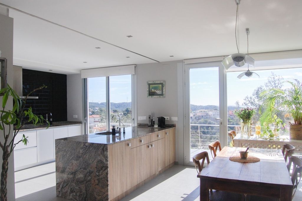 Luxury House for sale in Cunit, 795 000 €, Photo 2
