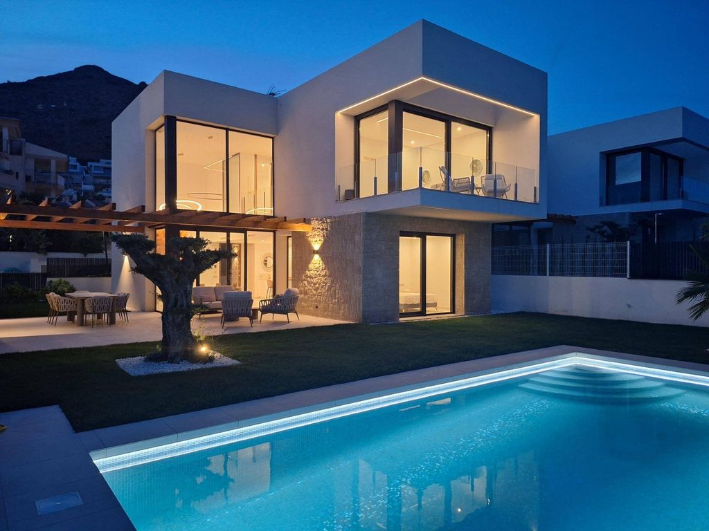 Luxury House for sale in Finestrat, 1 195 000 €, Photo 1