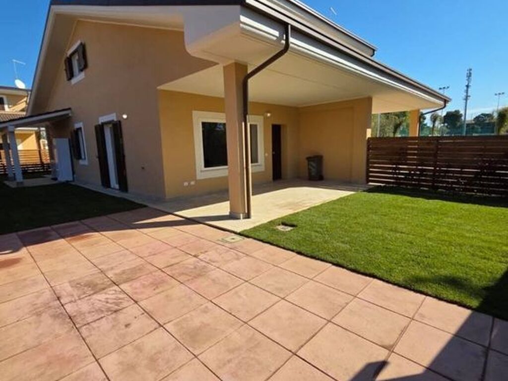 Luxury House for sale in Ladispoli, 480 000 €, Photo 4