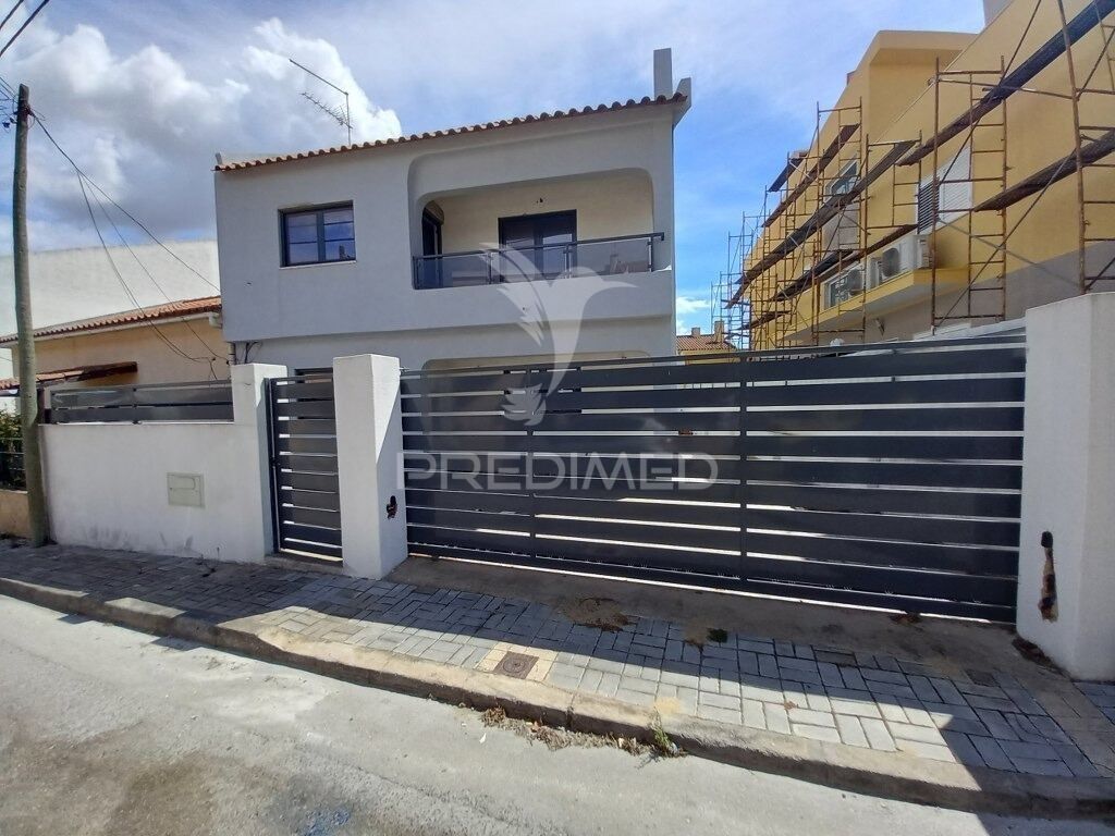 Luxury House for sale in Seixal, 445 000 €, Photo 2