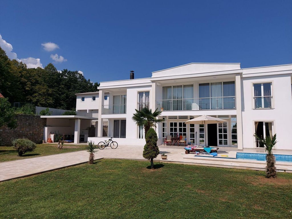 Maison de luxe à vendre à Matulji, 1 500 000 €, Photo 1