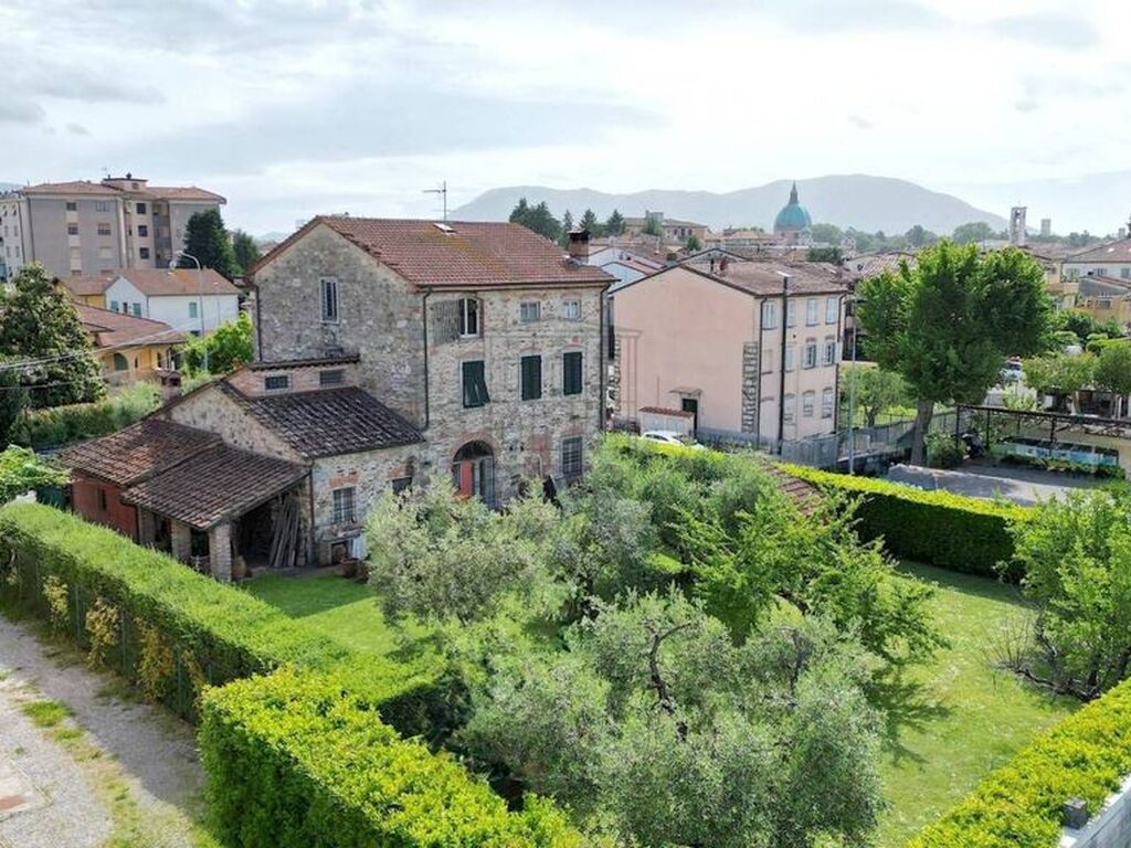Maison de luxe à vendre à Lucca, 610 000 €, Photo 1