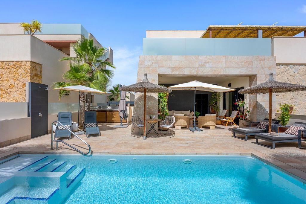 Luxury House for sale in Benijofar, 699 000 €, Photo 1