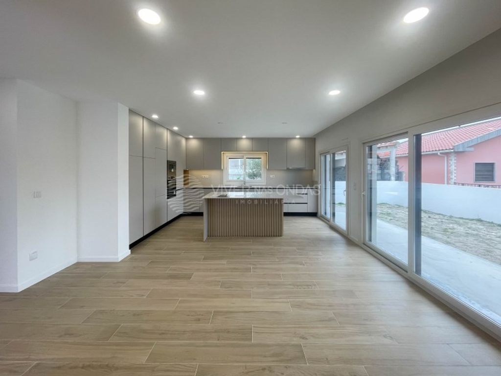 Luxury House for sale in Seixal, 560 000 €, Photo 1