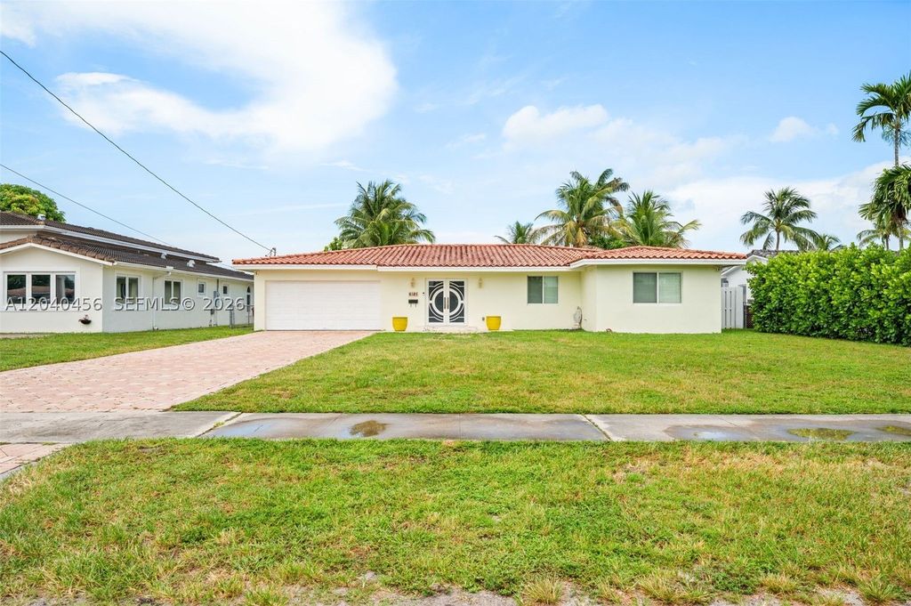Maison de luxe à vendre à Hialeah, 1 720 839 €, Photo 1