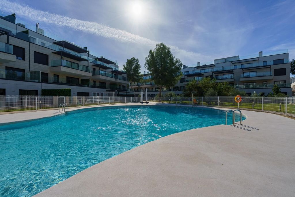 Luxury Apartment for sale in Calvià, 1 085 000 €, Photo 3