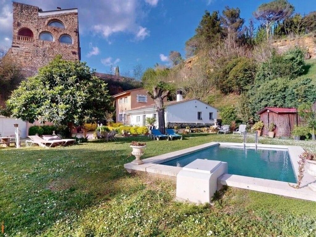 Maison de luxe à vendre à Girona, 890 000 €, Photo 1