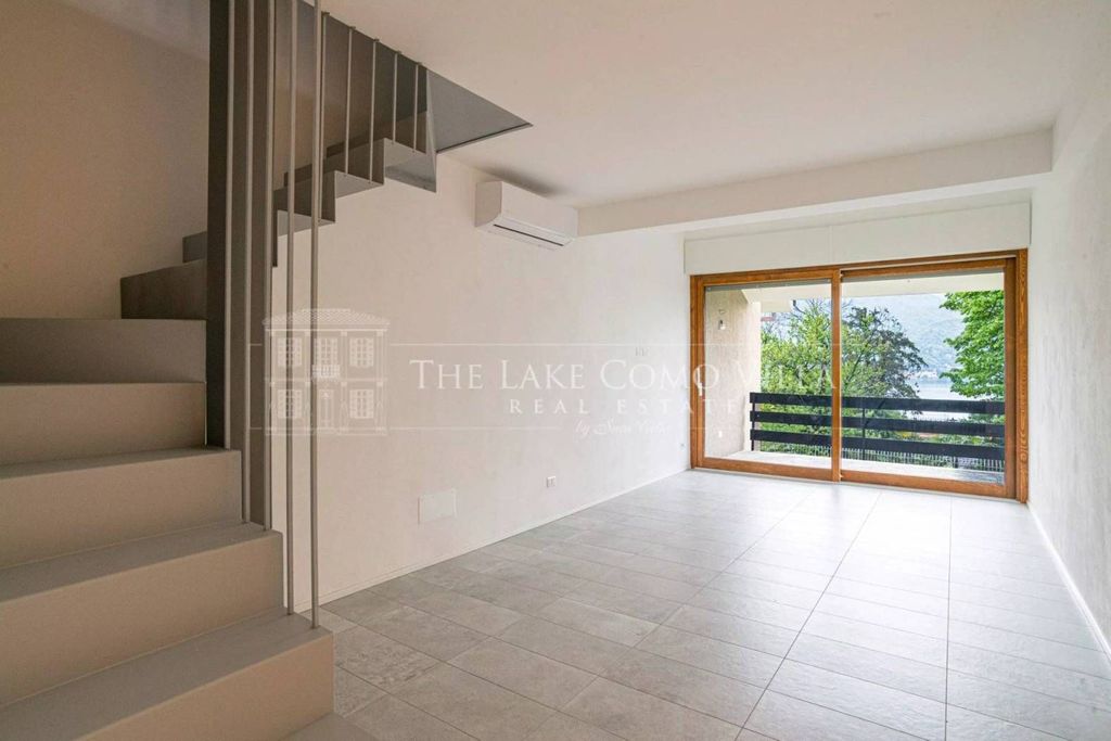 Luxury Apartment for sale in Menaggio, 590 000 €, Photo 3