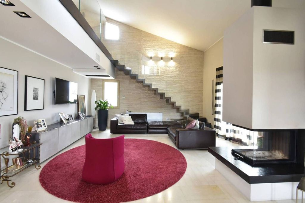Luxury House for sale in Forlì, 1 100 000 €, Photo 1