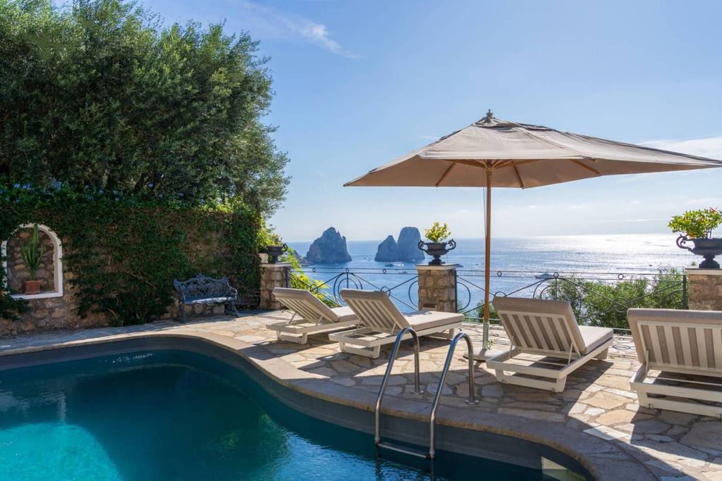 Luxury House for sale in Capri, 3 700 000 €, Photo 1