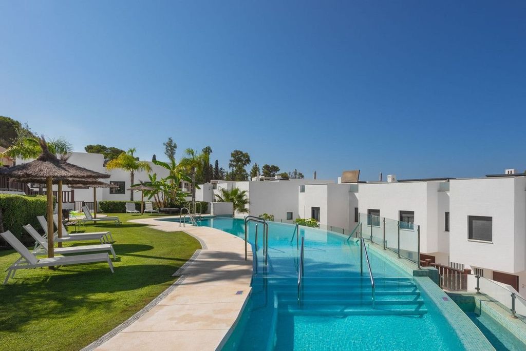 Maison de luxe à vendre à Marbella, 1 675 000 €, Photo 2