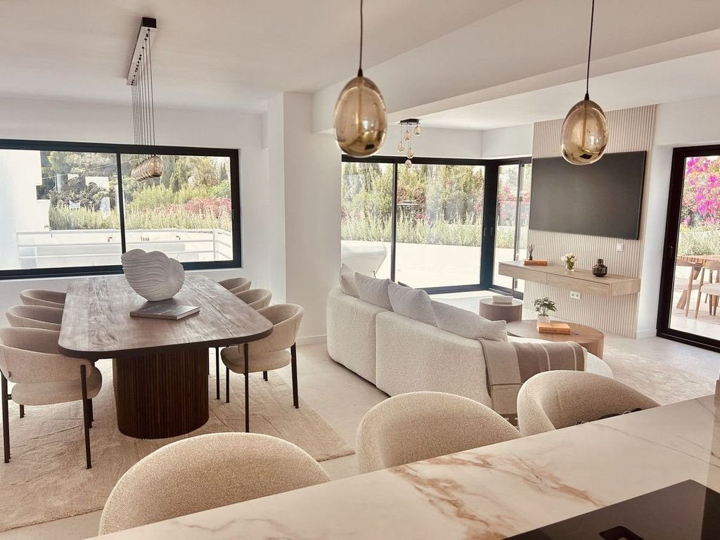 Luxury House for sale in Marbella, 2 595 000 €, Photo 2