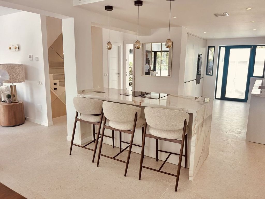 Luxury House for sale in Marbella, 2 595 000 €, Photo 3