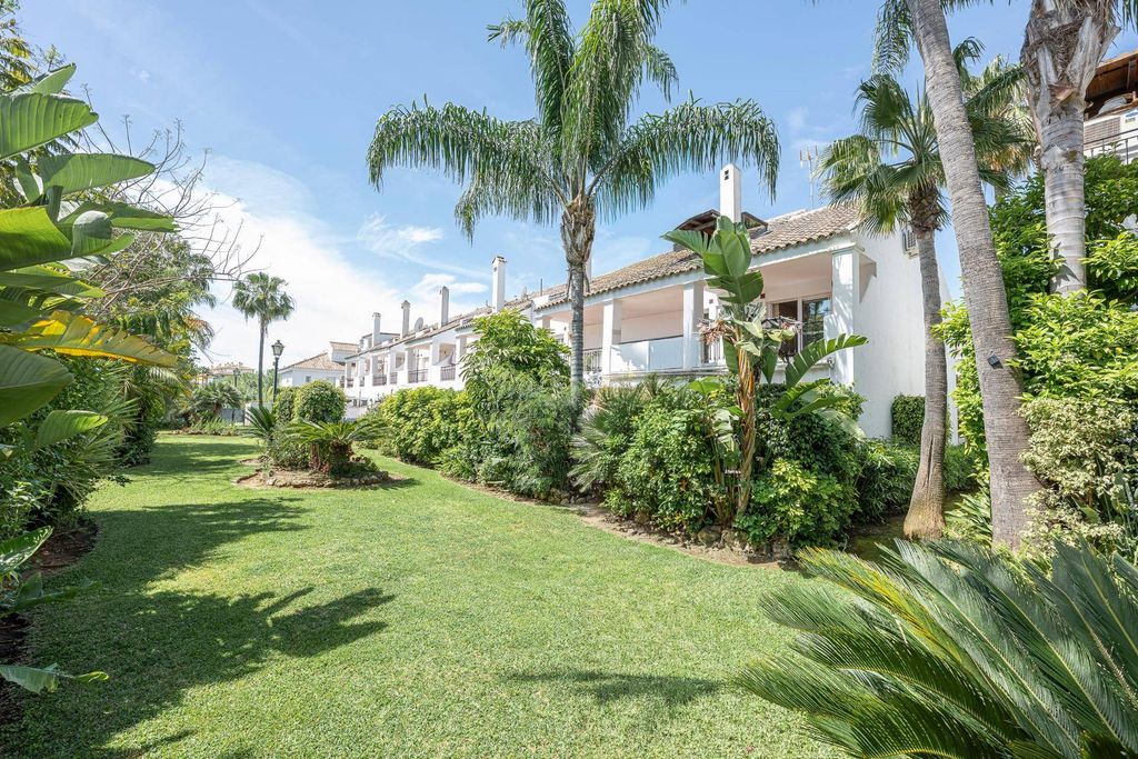 Luxury House for sale in Marbella, 795 000 €, Photo 4