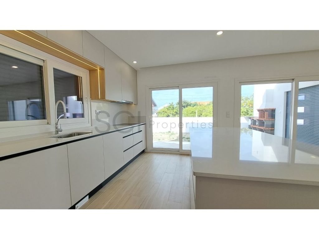 Luxury House for sale in Seixal, 560 000 €, Photo 7