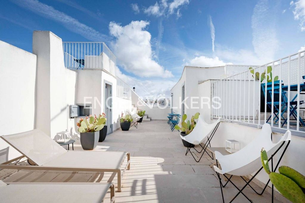 Luxury House for sale in Ostuni, 550 000 €, Photo 1