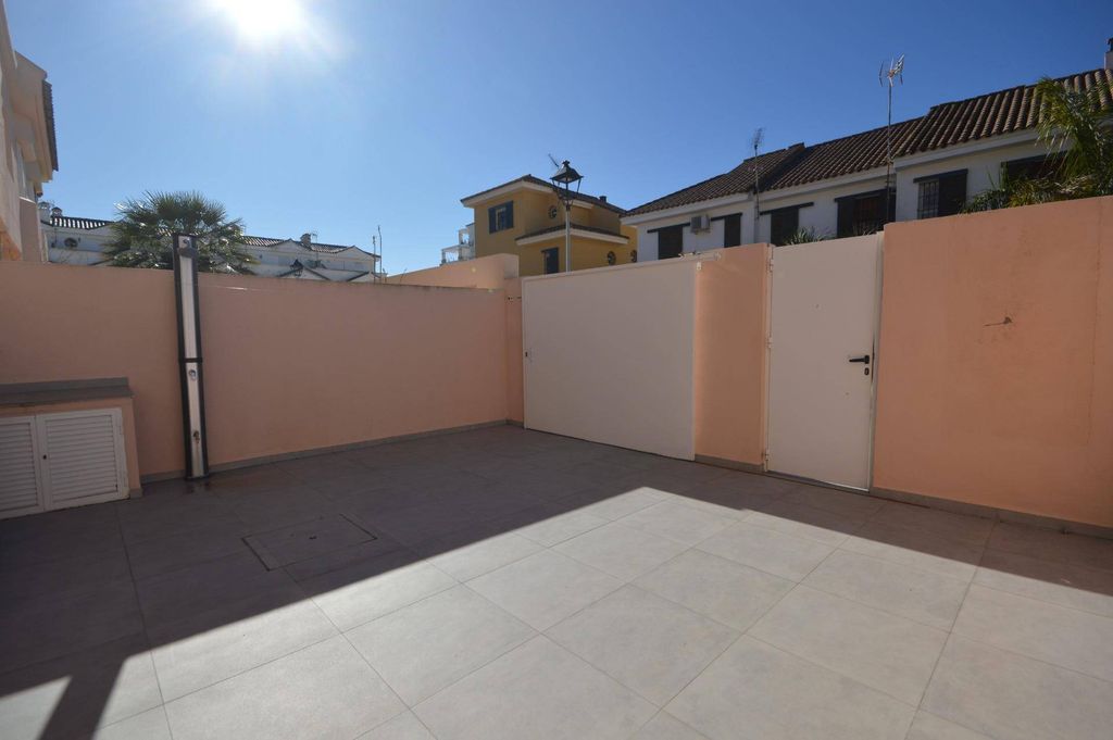 Luxury House for sale in El Puerto de Santa María, 540 000 €, Photo 1