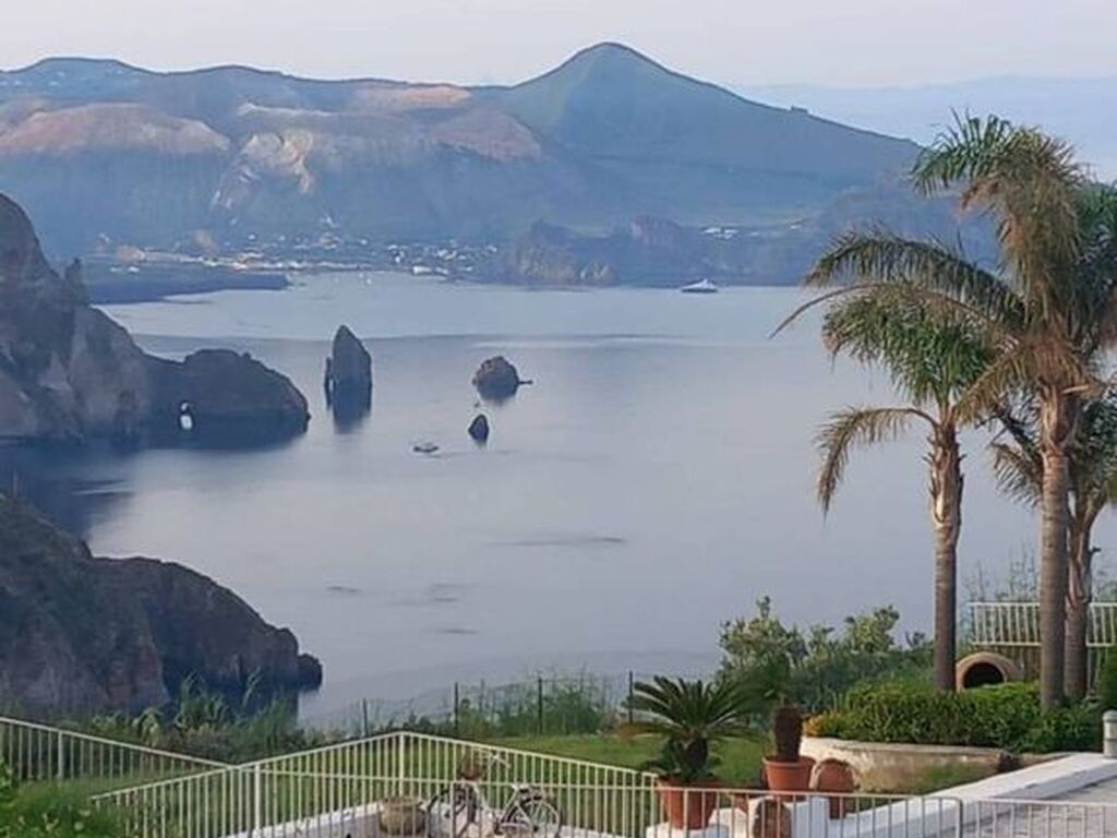 Luxury House for sale in Lipari, 505 000 €, Photo 1