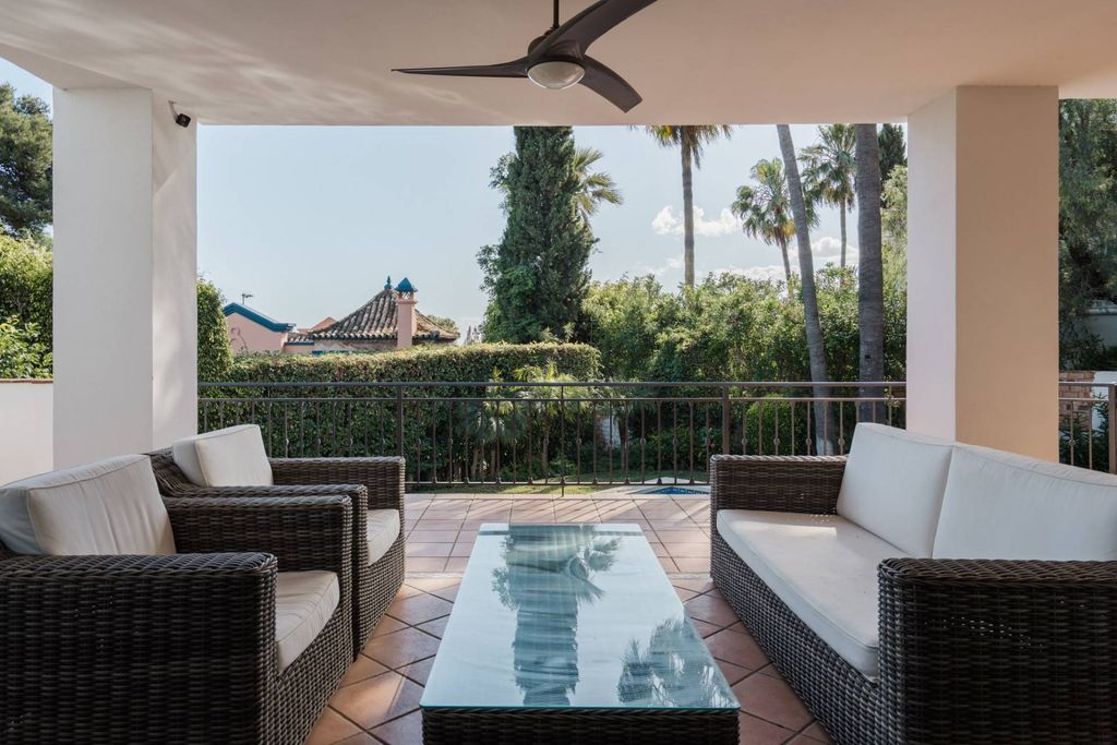 Luxury House for sale in Marbella, 2 250 000 €, Photo 3