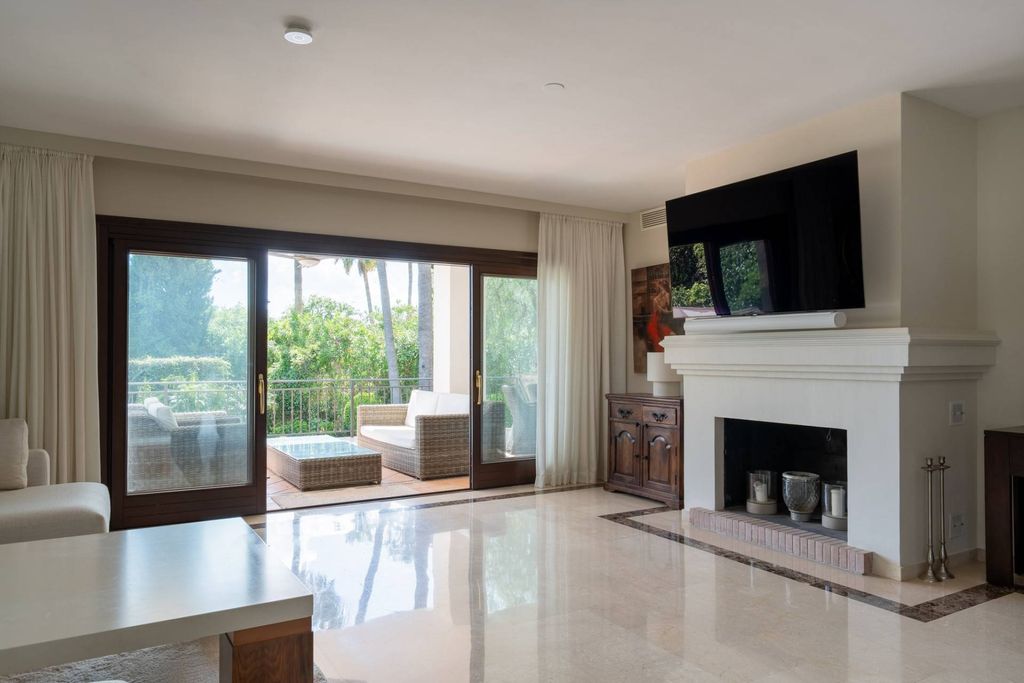 Luxury House for sale in Marbella, 2 250 000 €, Photo 5