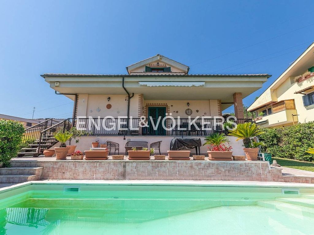 Maison de luxe à vendre à Guidonia Montecelio, 650 000 €, Photo 1