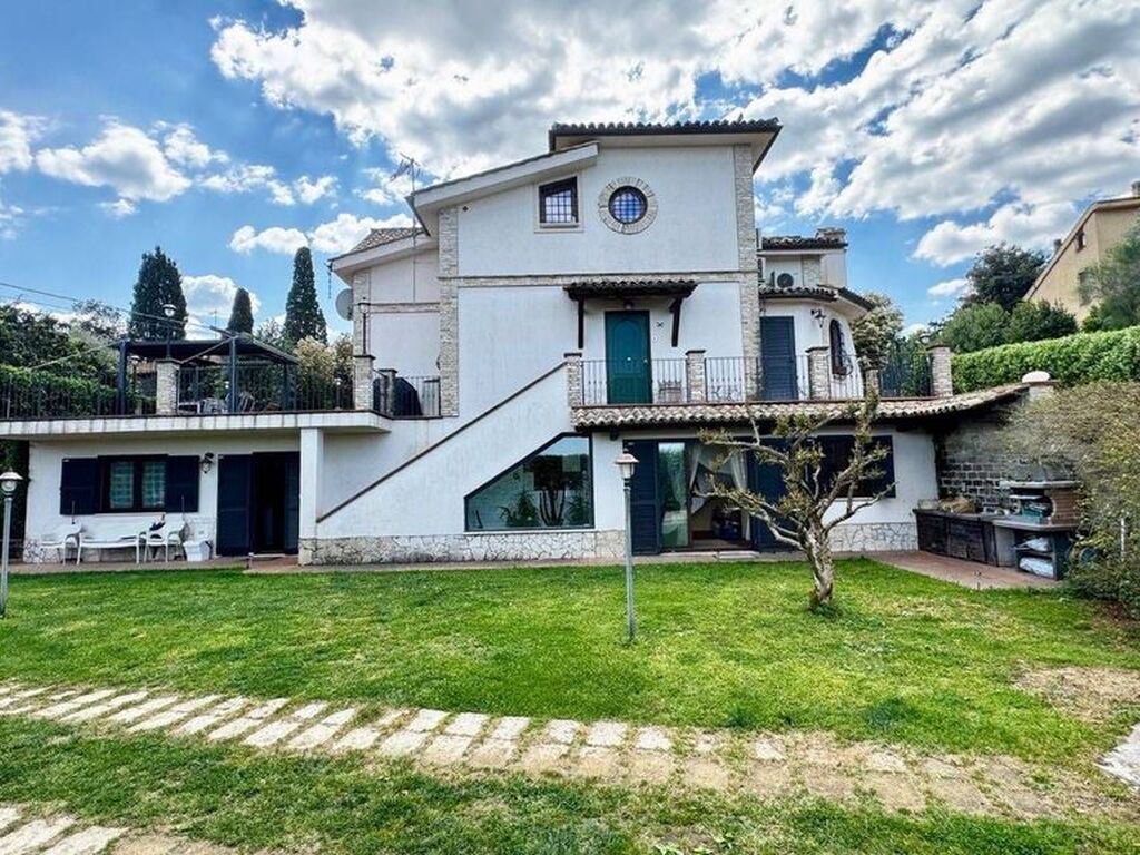 Luxury House for sale in Sacrofano, 779 000 €, Photo 1