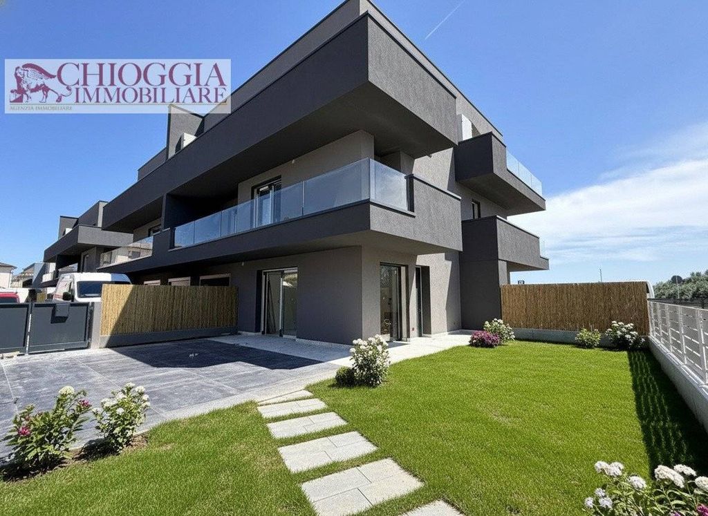 Luxury House for sale in Chioggia, 460 000 €, Photo 1
