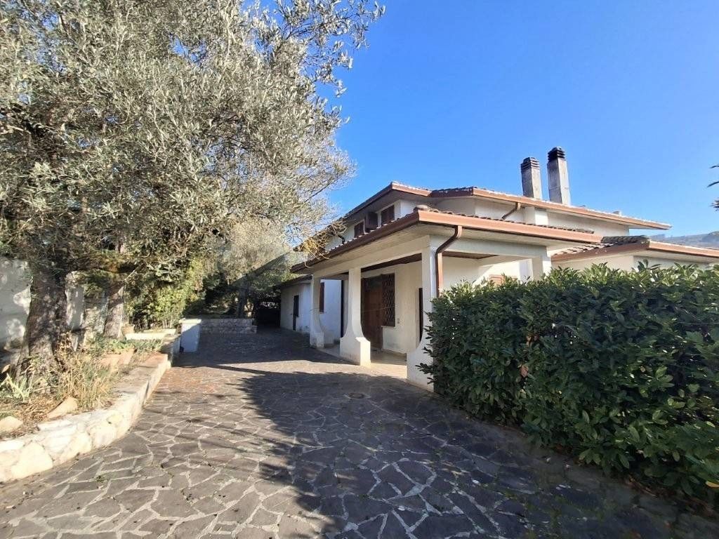 Luxury House for sale in Perugia, 580 000 €, Photo 1