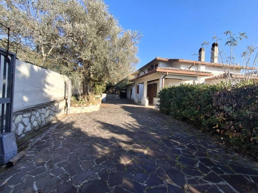 Luxury House for sale in Perugia, 580 000 €, Photo 2