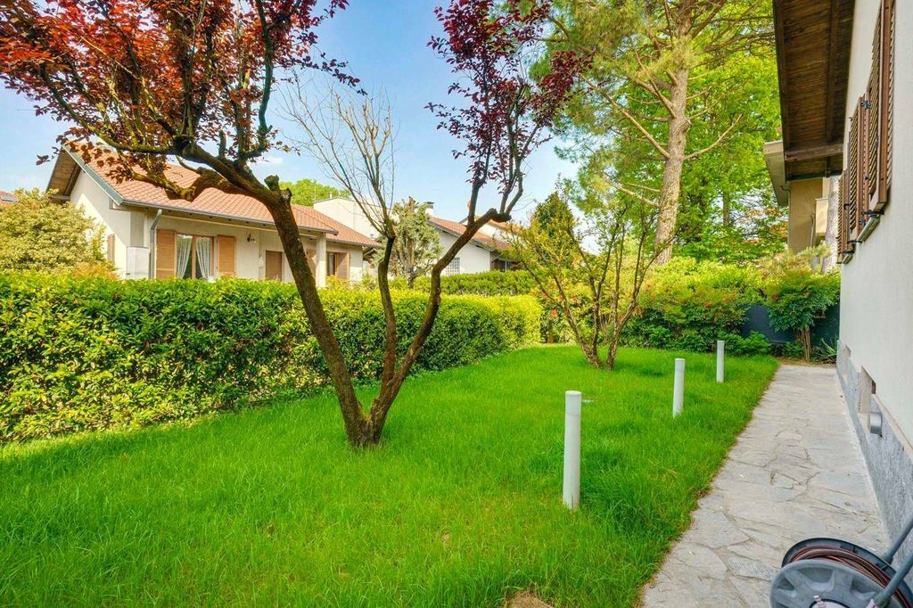 Maison de luxe à vendre à Saronno, 549 000 €, Photo 4