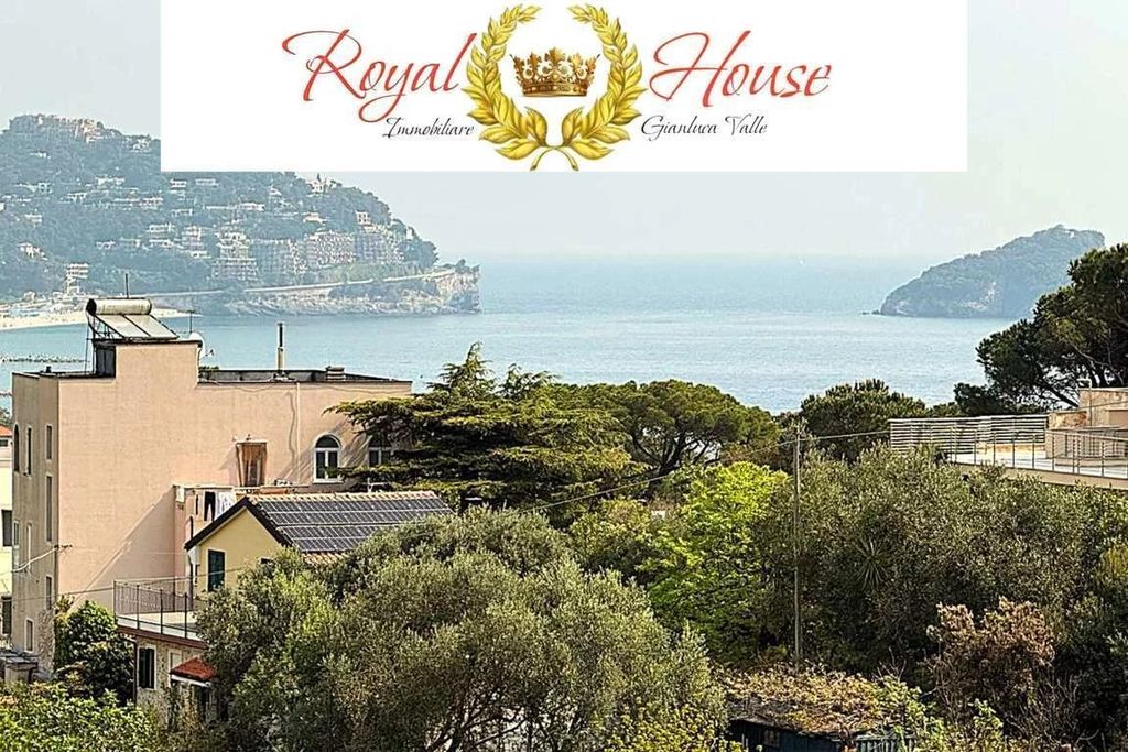 Luxury Apartment for sale in Spotorno, 770 000 €, Photo 1